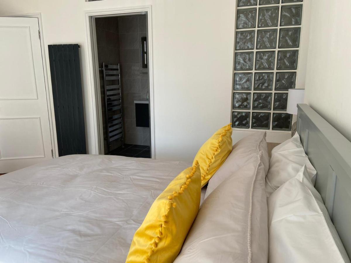 Vila Warwick House - Stunning House With Terrace And Sea Views, Sleeps 11 Worthing Exteriér fotografie