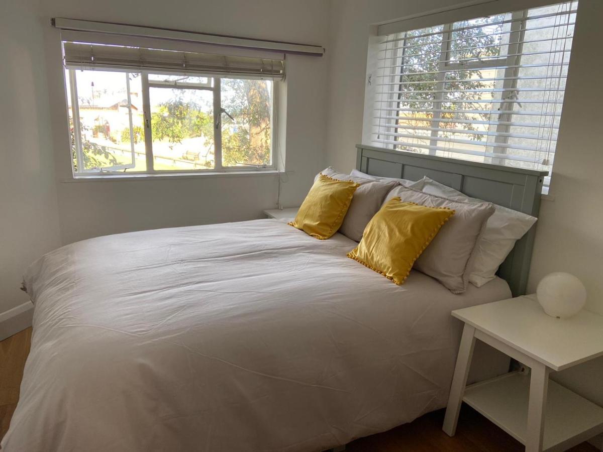 Vila Warwick House - Stunning House With Terrace And Sea Views, Sleeps 11 Worthing Exteriér fotografie