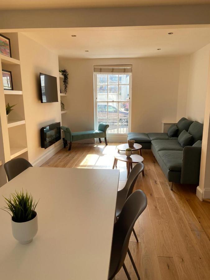 Vila Warwick House - Stunning House With Terrace And Sea Views, Sleeps 11 Worthing Exteriér fotografie