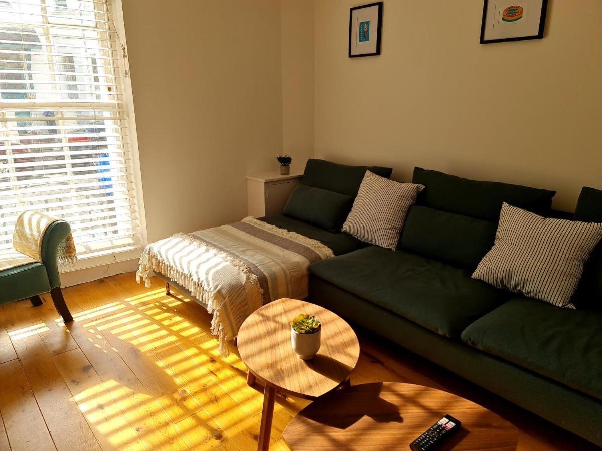 Vila Warwick House - Stunning House With Terrace And Sea Views, Sleeps 11 Worthing Exteriér fotografie