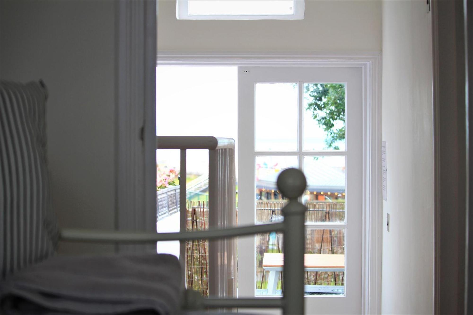 Vila Warwick House - Stunning House With Terrace And Sea Views, Sleeps 11 Worthing Exteriér fotografie